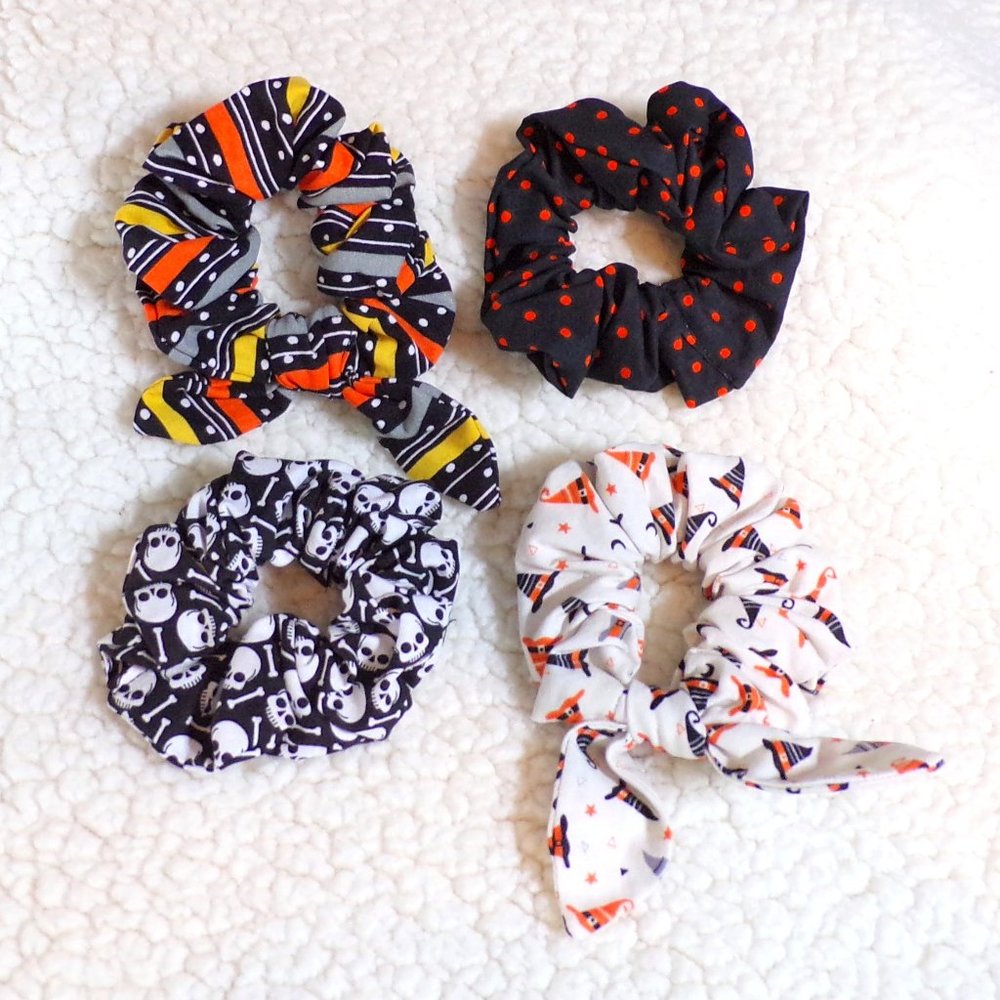 Halloween Hair Scrunchies Lot of 4 Skulls Witch Polka Dots Stripes Handcrafted
